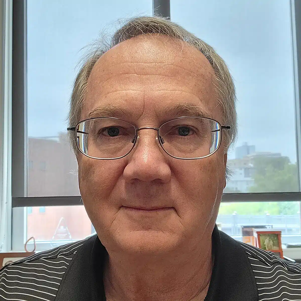 headshot photo of Lawrence Heilbronn