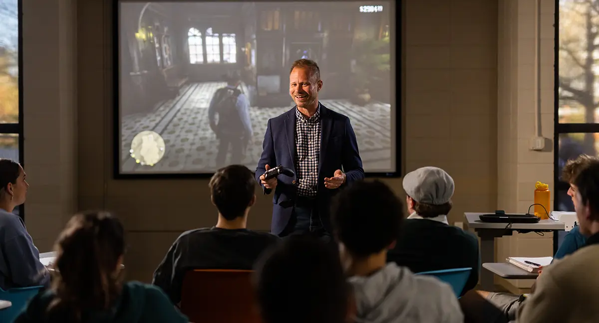 Tore Olsson teaching a class