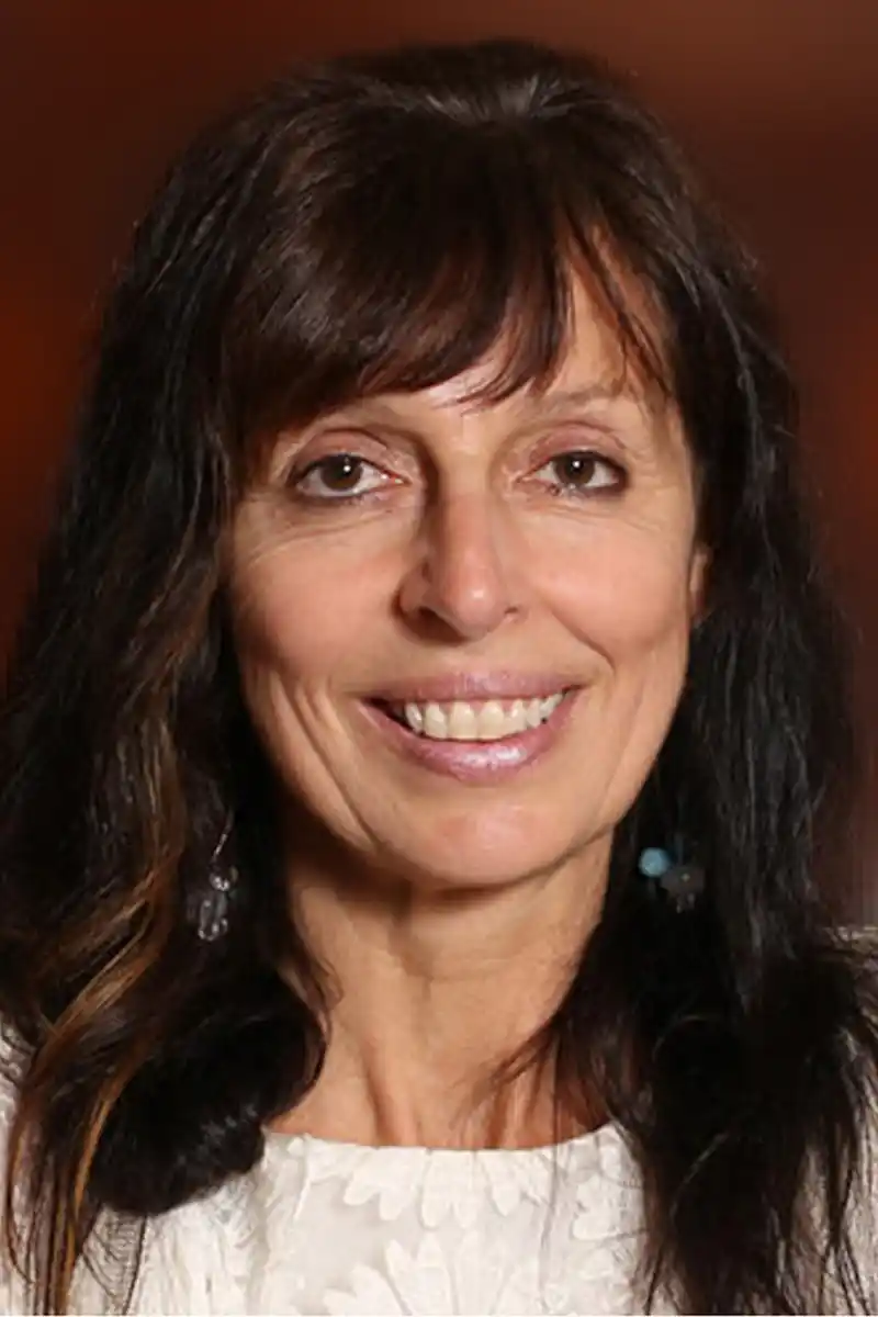 headshot photo of a female faculty member