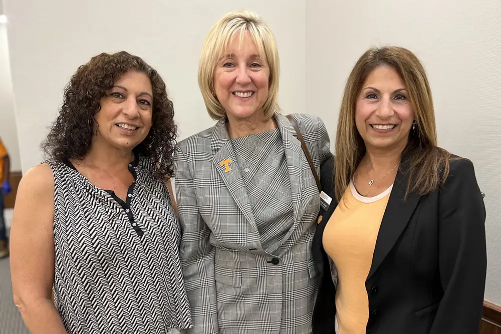 Samyah Jubran, Chancellor Donde Plowman, and Nada Jubran Kuchinic. 