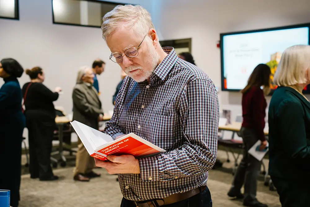 Professor Stan Garner browses colleague Professor Harry Dahms’s new book The Future of Agency.
